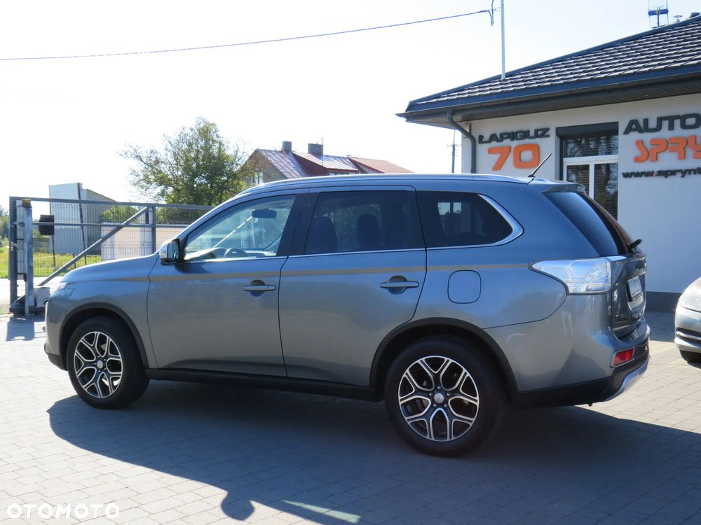 Mitsubishi Outlander 2.2 DI-D 4WD Diamant Edition - 17