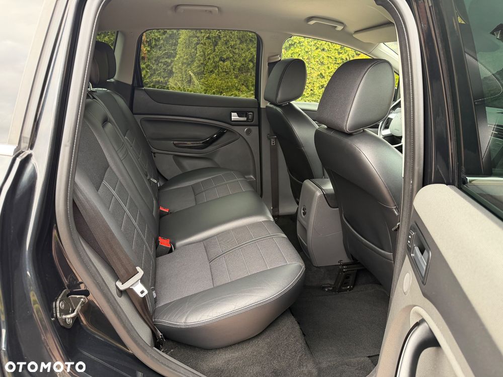 Ford Kuga 2.0 TDCi 4x4 Titanium - 17