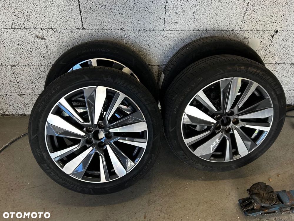 Peugeot 3008 1.6 PureTech HYbrid4 GT S&S EAT8 - 24