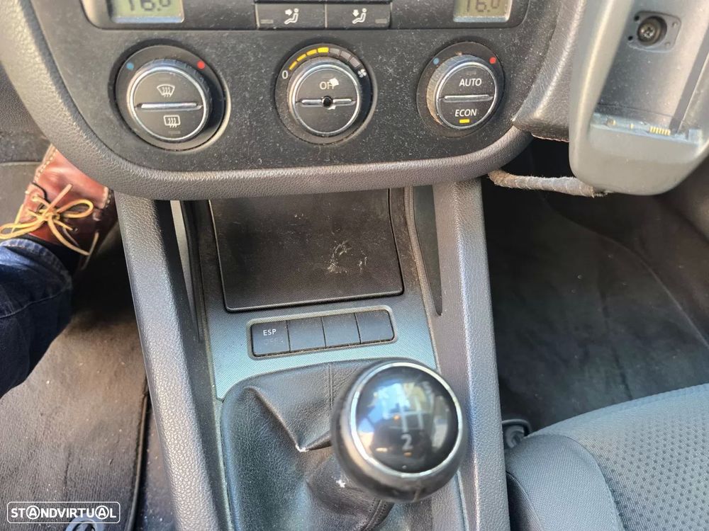 VW Golf 1.6 FSi Sport - 16