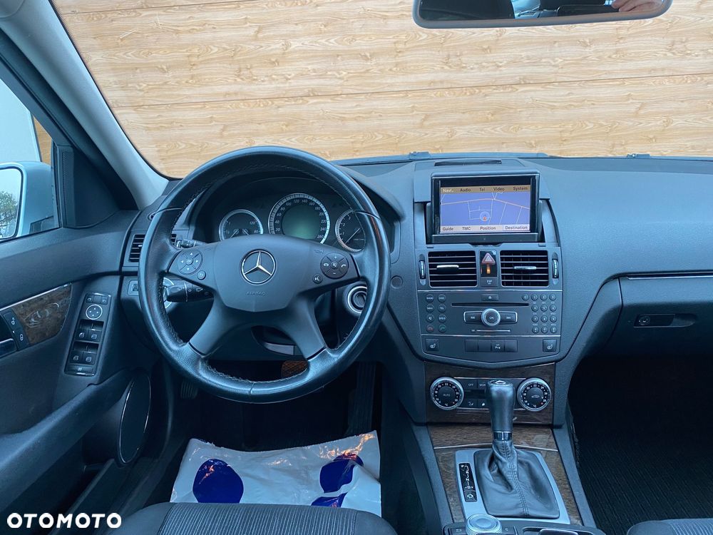 Mercedes-Benz Klasa C 180 Kompressor Automatik BlueEFFICIENCY Avantgarde - 35