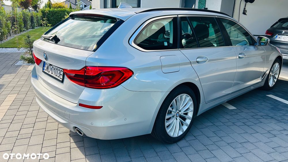 BMW Seria 5 530d xDrive Luxury Line - 4