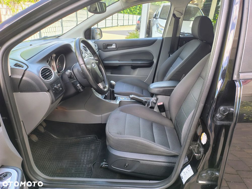 Ford Focus 1.8 Sport - 15