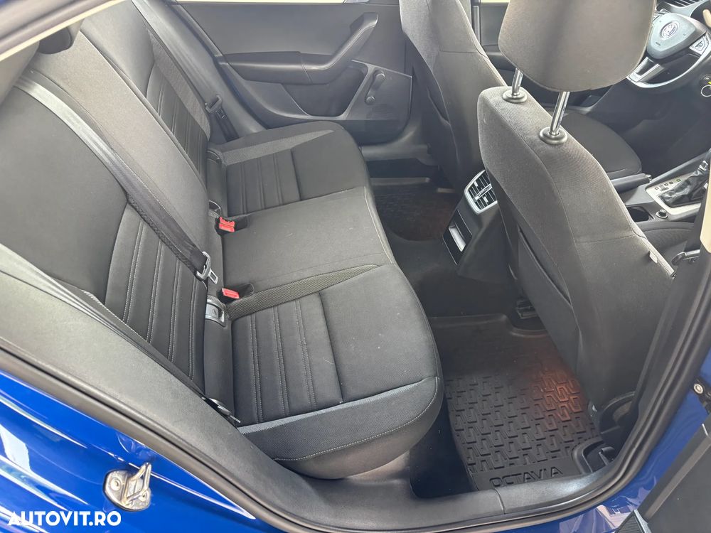 Skoda Octavia 1.6 TDI DSG Ambition - 32