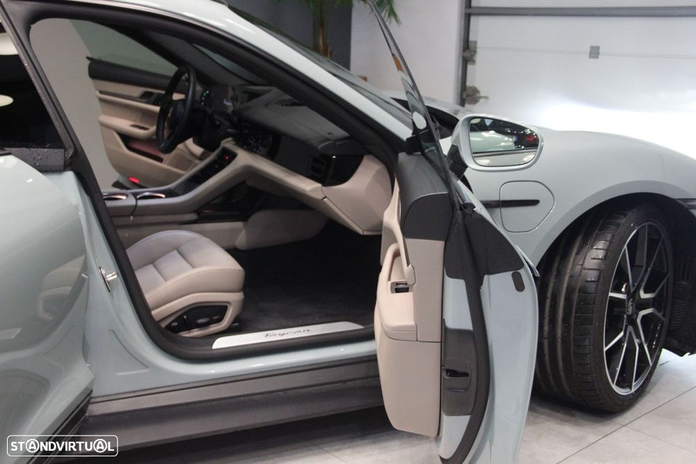 Porsche Taycan Sport Turismo - 37