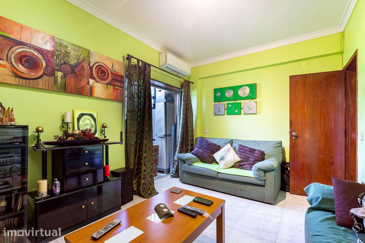 Apartamento T2, Amora - Grande imagem: 3/15