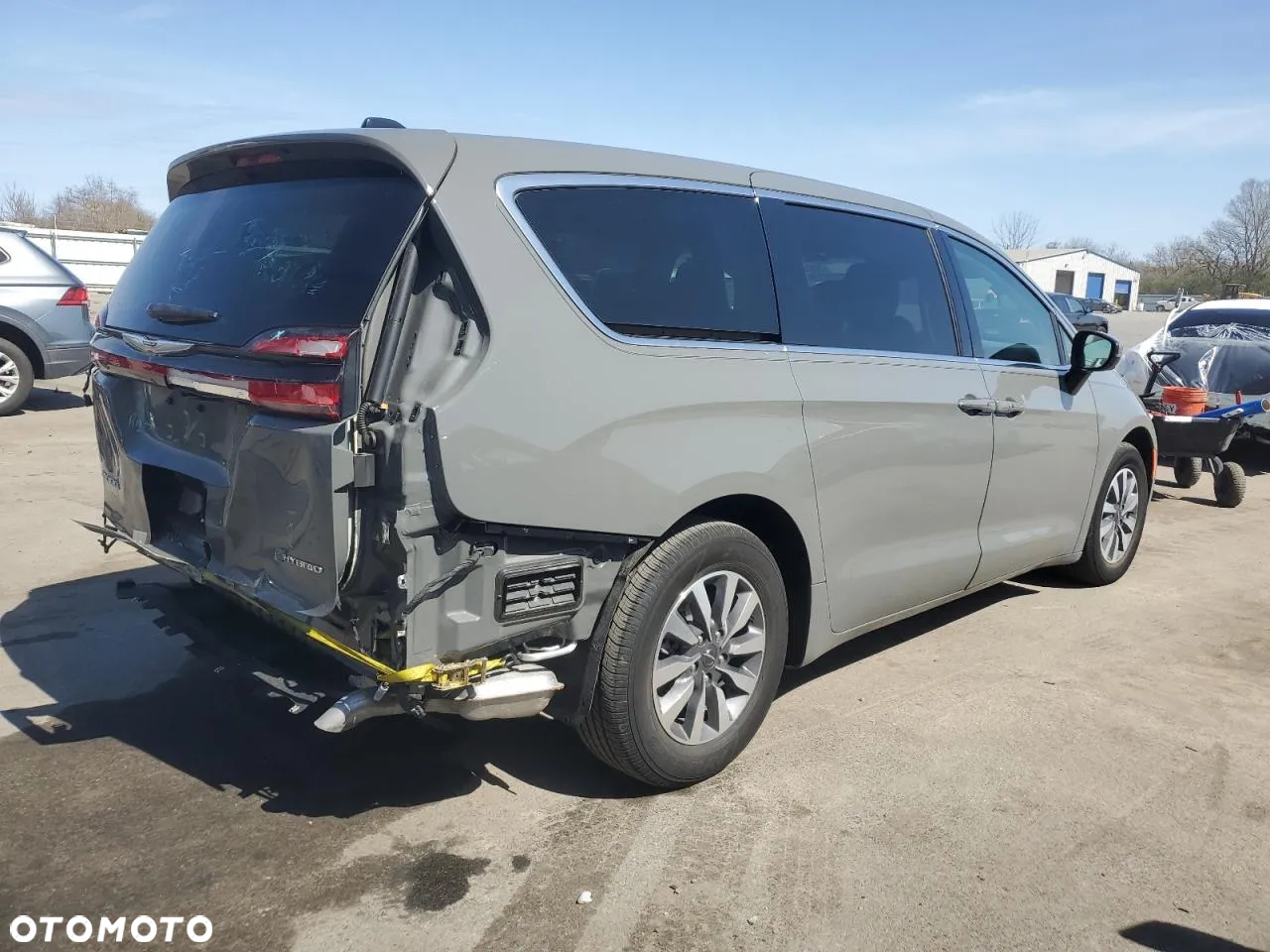 Chrysler Pacifica - 4