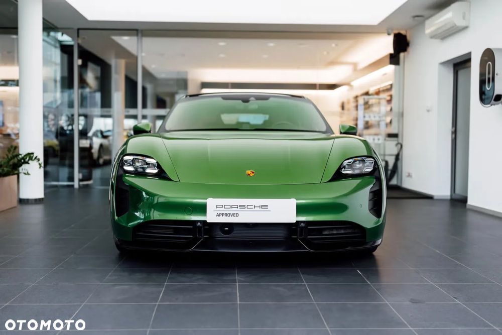 Porsche Taycan Turbo - 19