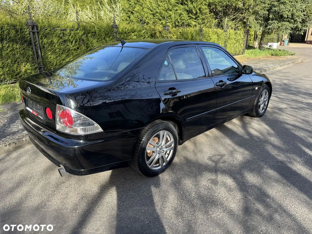 Lexus IS 200 Prestige - 9