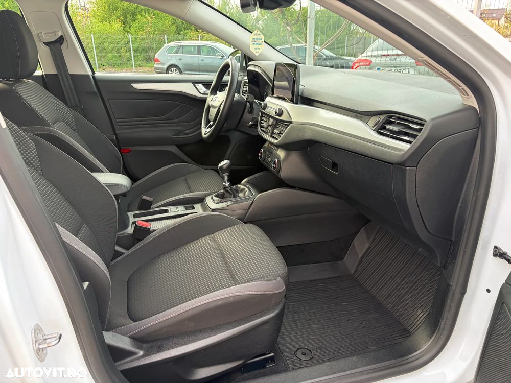 Ford Focus 1.0 EcoBoost Connected - 30