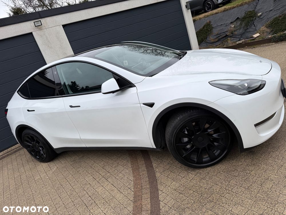 Tesla Model Y Long Range AWD - 14