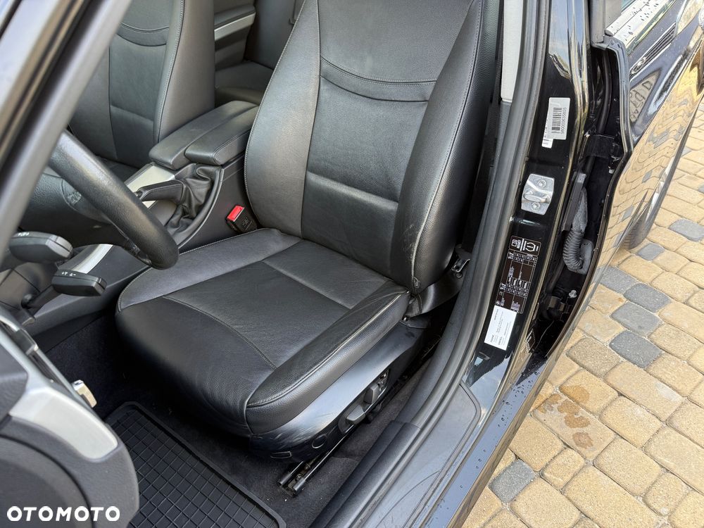 BMW Seria 3 320i Touring Edition Exclusive - 18