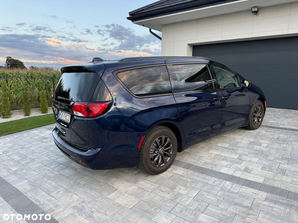 Chrysler Pacifica - 19
