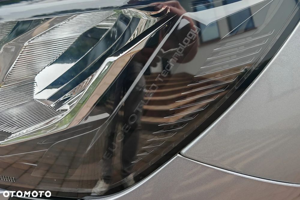 Peugeot 208 PureTech 100 EAT8 Allure - 34