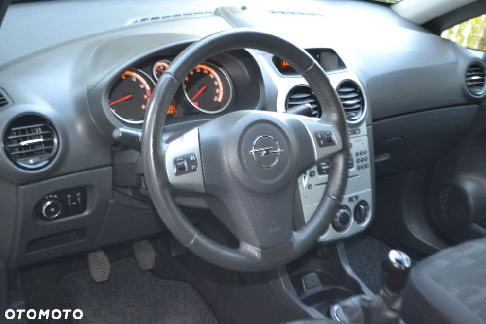 Opel Corsa 1.4 Cosmo - 15