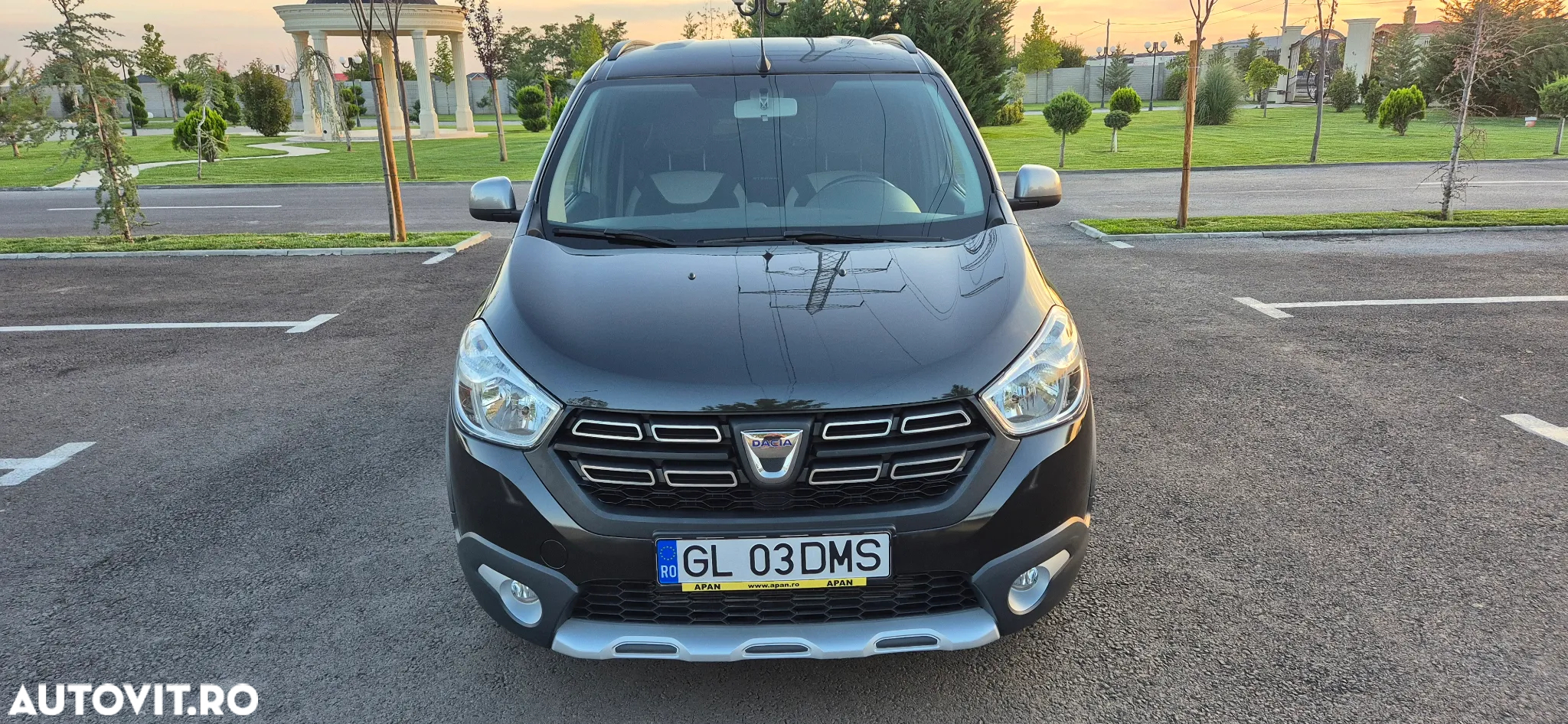Dacia Lodgy 1.5 Blue dCi Stepway - 10