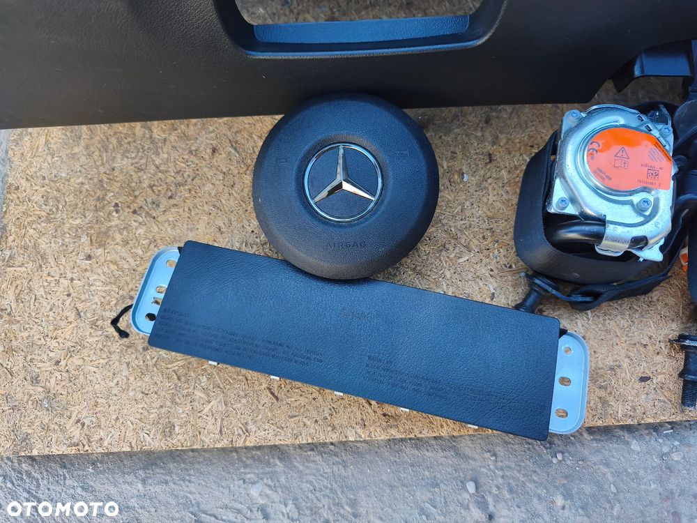 DESKA ROZDZIELCZA KONSOLA AIRBAG PODUSZKI PASY CZERWONA NIĆ MERCEDES W118 CLA AMG - 5