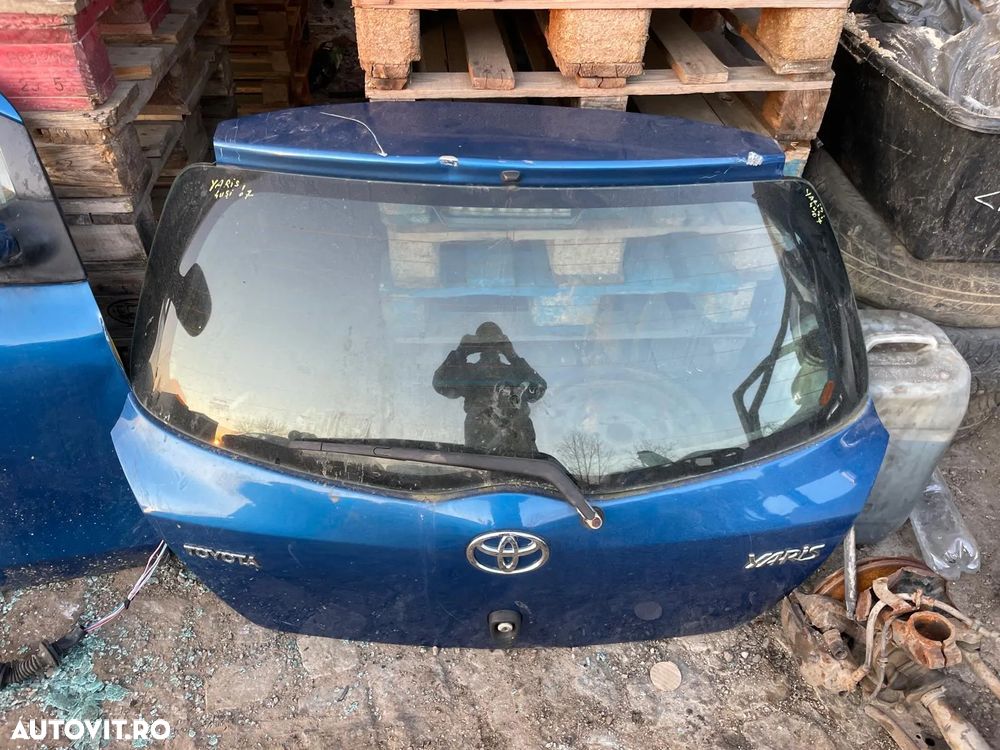 Haion cu geam luneta spate Toyota Yaris 2007 2