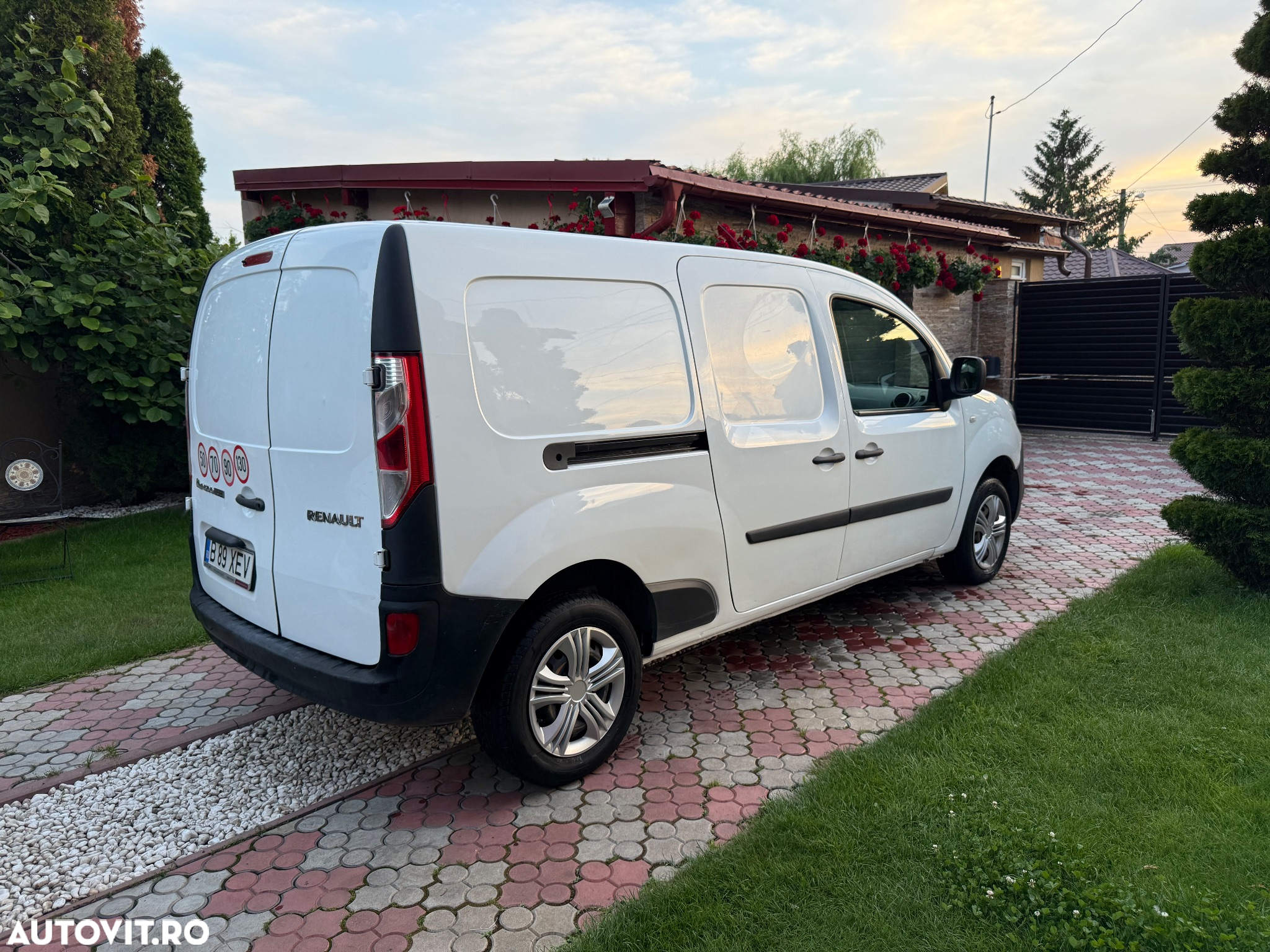 Volkswagen Caddy - 10
