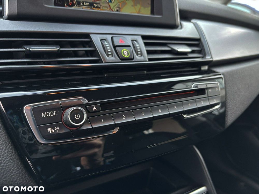 BMW Seria 2 218i Advantage - 14