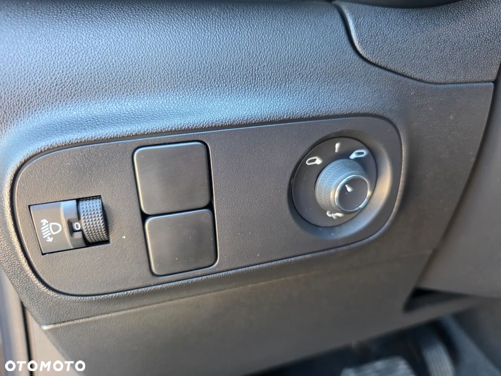 Citroën C3 1.2 PureTech Shine EAT6 - 26