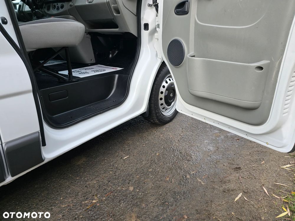 Opel Vivaro - 31