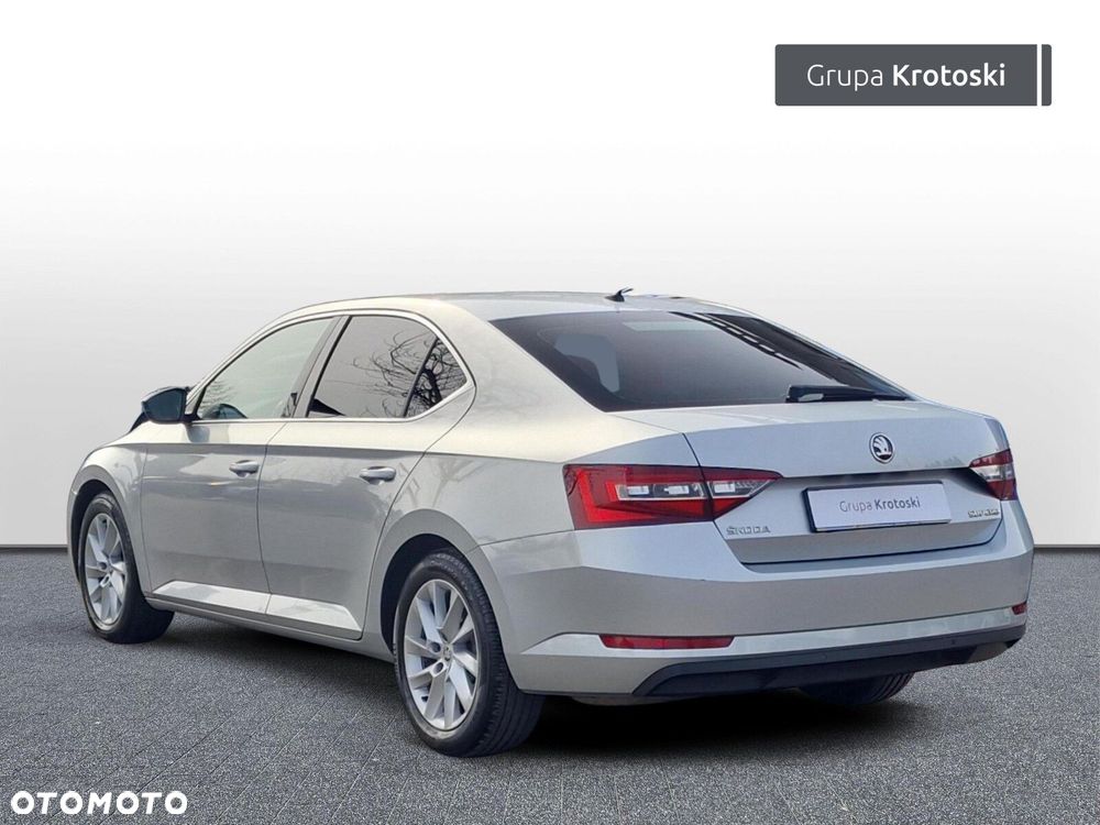 Skoda Superb 2.0 TDI SCR Style DSG - 3