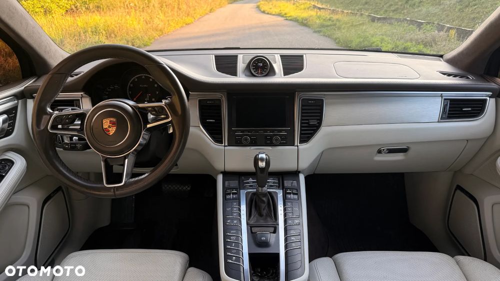 Porsche Macan Turbo PDK - 11