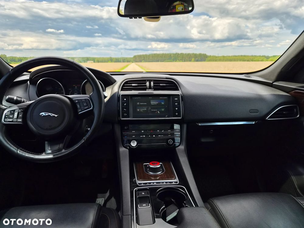 Jaguar F-Pace 2.0 i4D AWD Prestige - 10