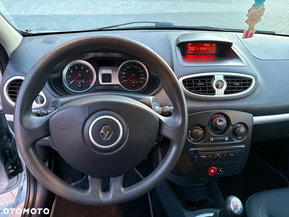 Renault Clio - 10