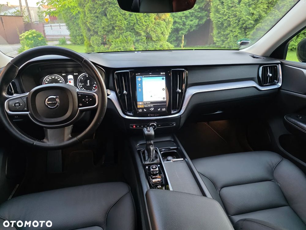 Volvo V60 D4 Momentum - 16