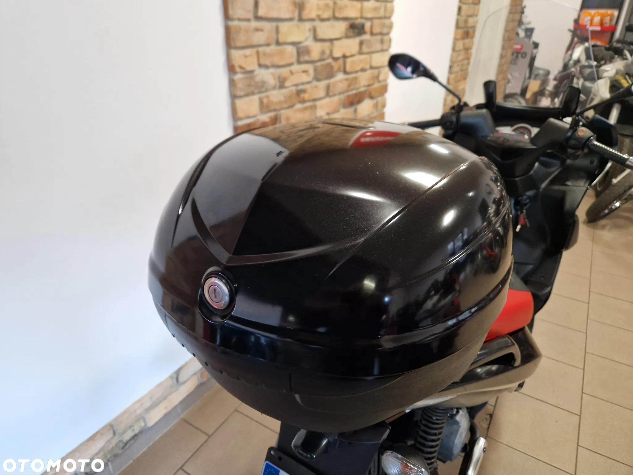 Aprilia SR - 8