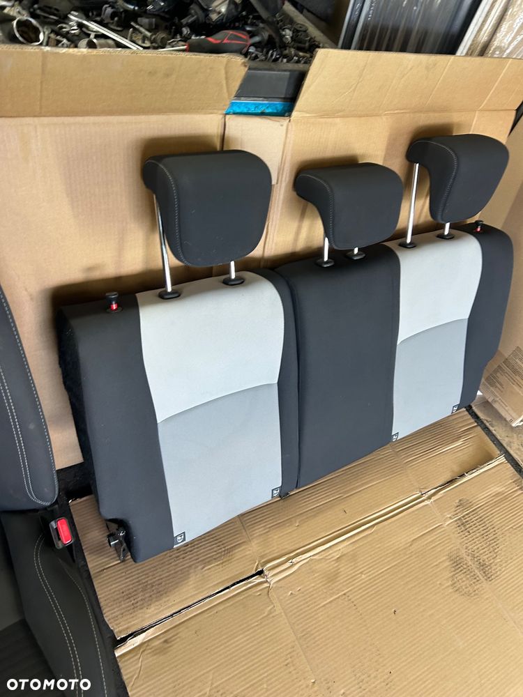 Toyota Yaris III lift fotel lewy kierowcy prawy pasażera 5D - 12