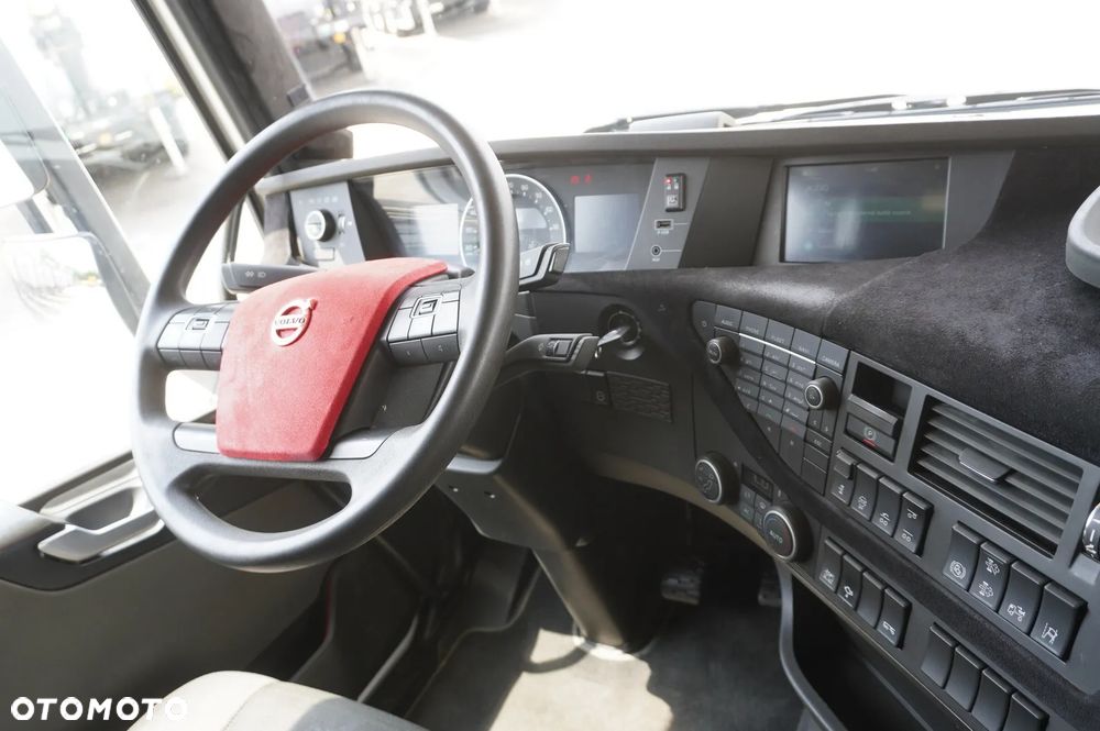 Volvo FH 500 6x2 / Hakowiec Meiller RS26 - 17