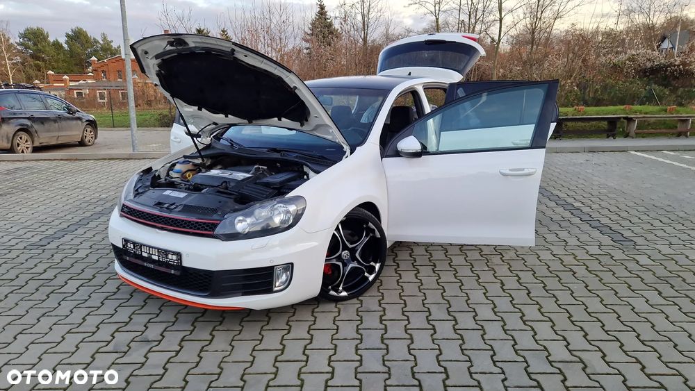 Volkswagen Golf 2.0 TSI GTI - 12