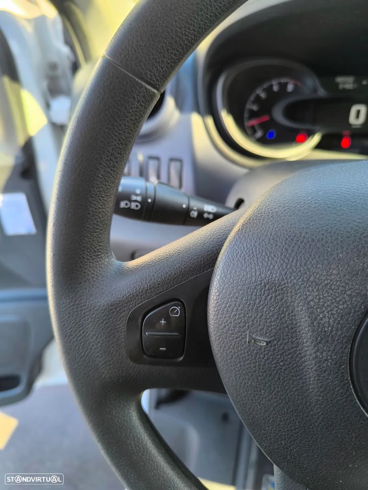 Opel Vivaro - 25