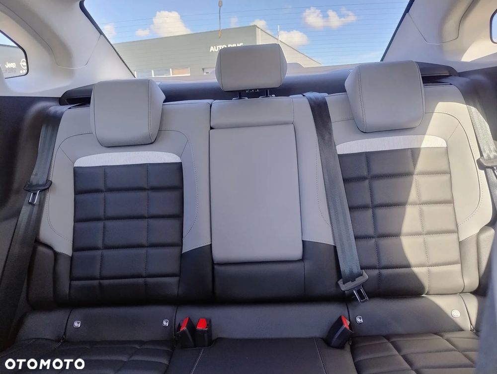 Citroën C4X 1.2 mHEV Max eDCT6 - 32