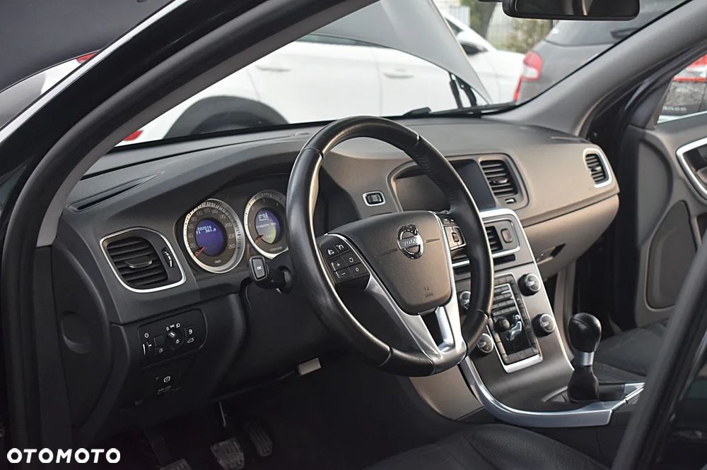 Volvo S60 D4 Momentum - 18