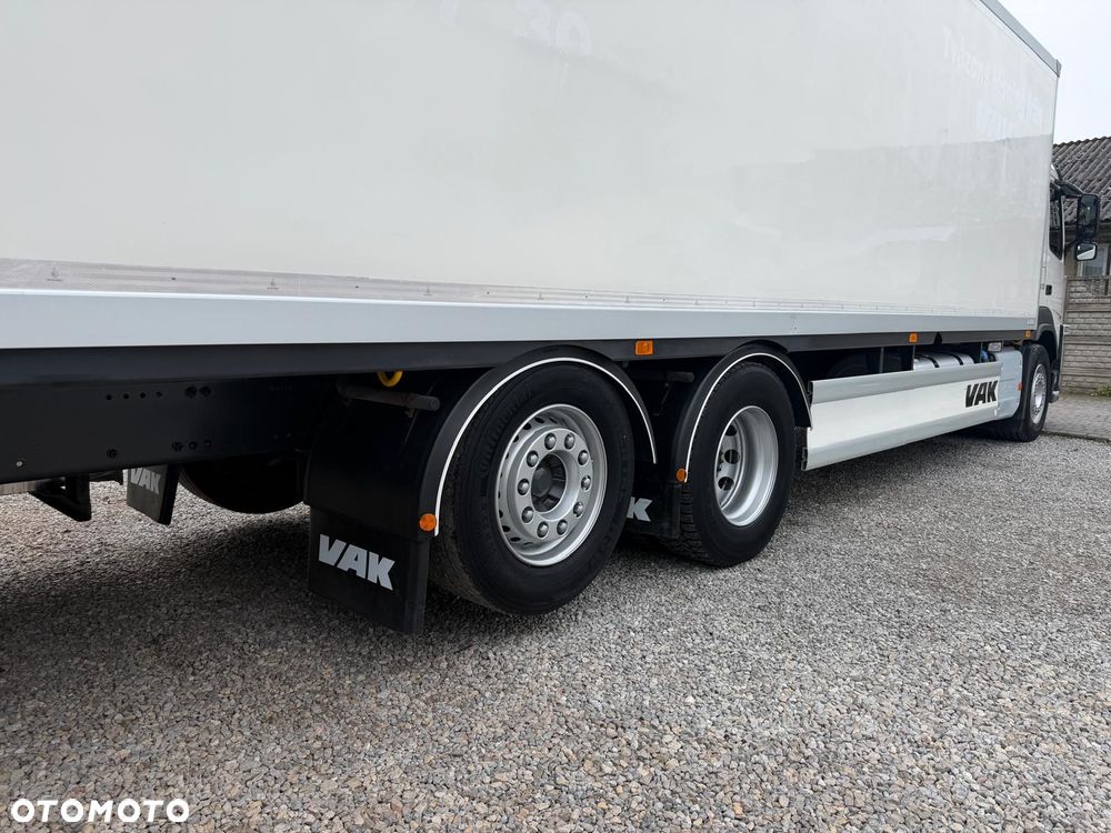 Volvo FM 370 / 6x2 / Chłodnia / Winda / - 25