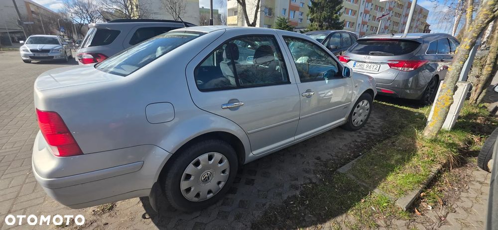 Volkswagen Bora Variant 1.6 - 11