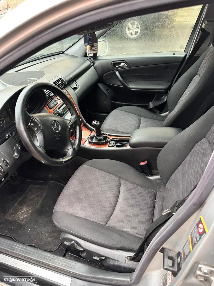 Mercedes-Benz C 200 - 6