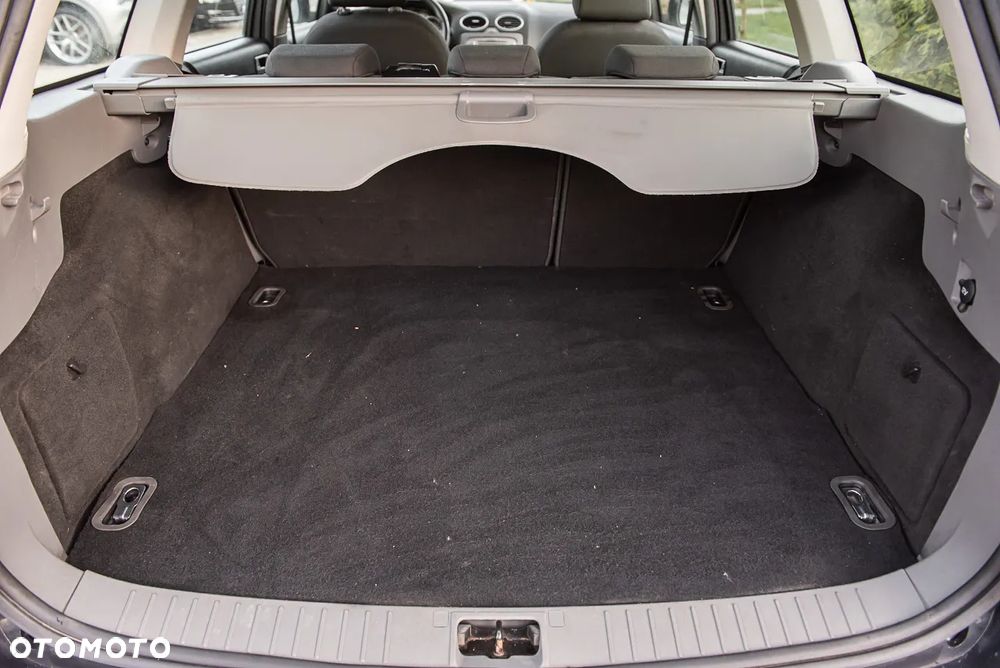 Ford Focus 1.8 Trend - 29