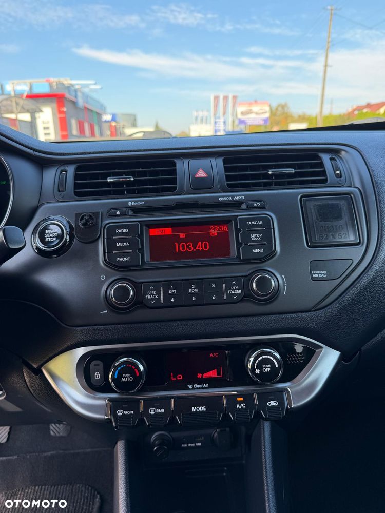 Kia Rio - 19