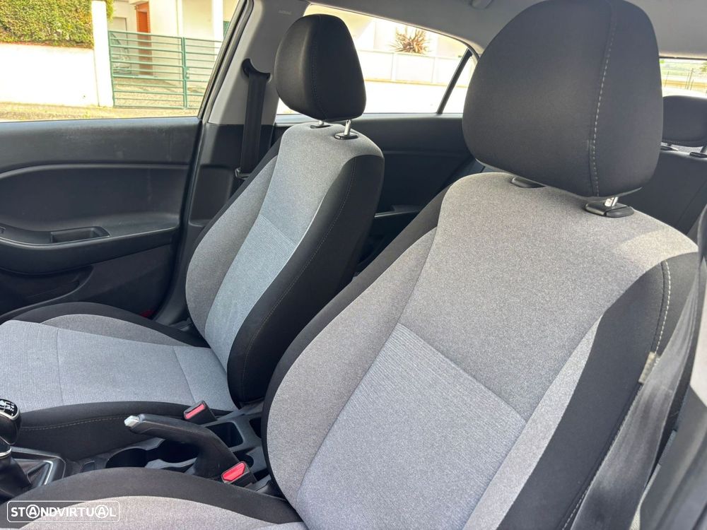 Hyundai i20 1.1 CRDi Access+Bluetooth+Comandos no Volante - 20