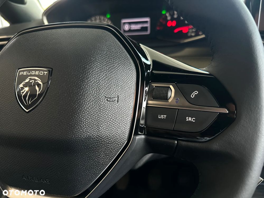 Peugeot 2008 PureTech 100 Style S&S BVM6 - 11