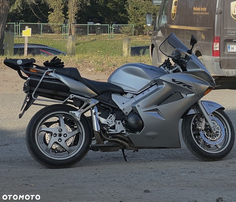 Honda VFR - 6