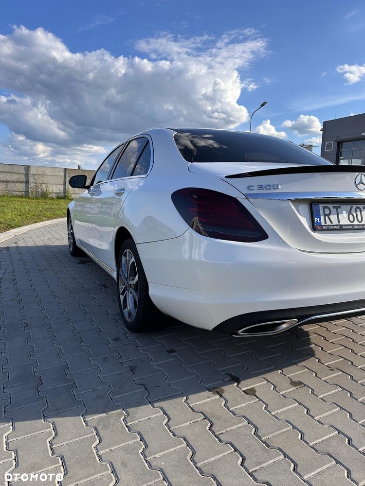 Mercedes-Benz Klasa C 300 T 9G-TRONIC Avantgarde - 8