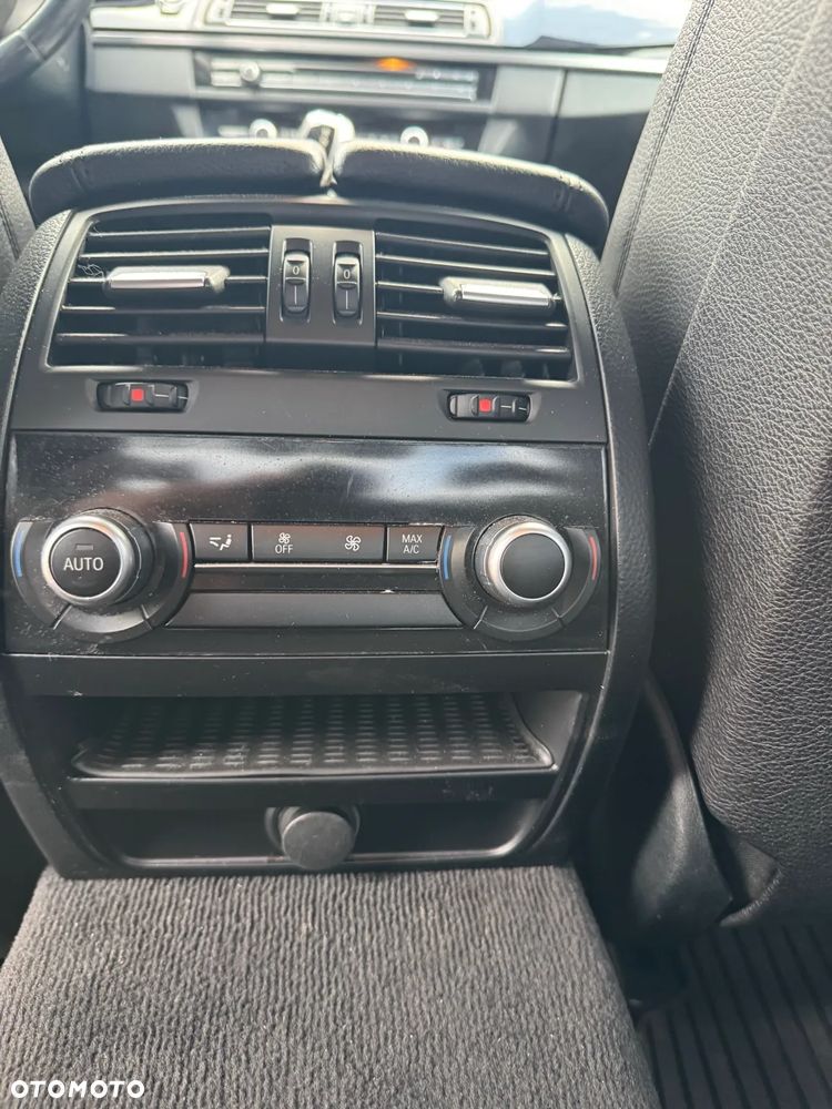 BMW Seria 5 520d xDrive Luxury Line - 2