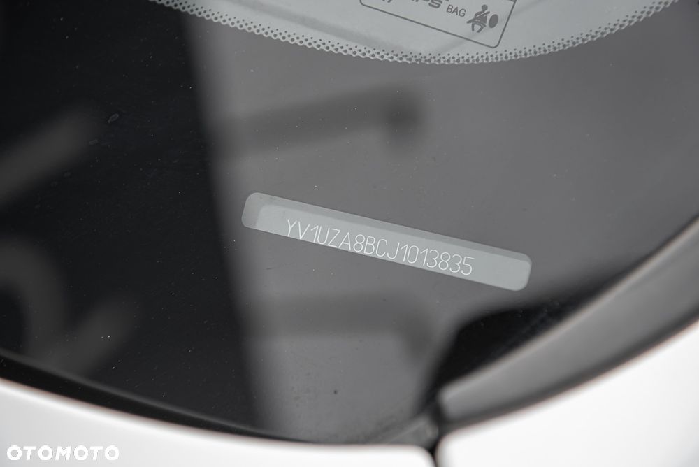 Volvo XC 60 D4 SCR AWD R-Design - 38