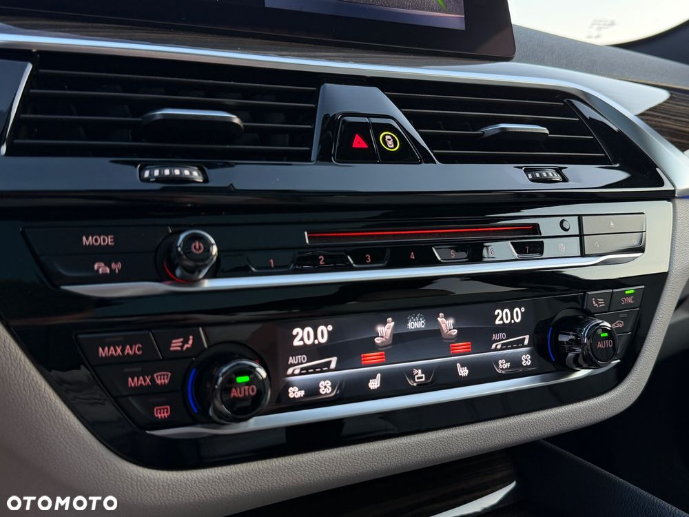 BMW Seria 5 520d xDrive M Sport sport - 21